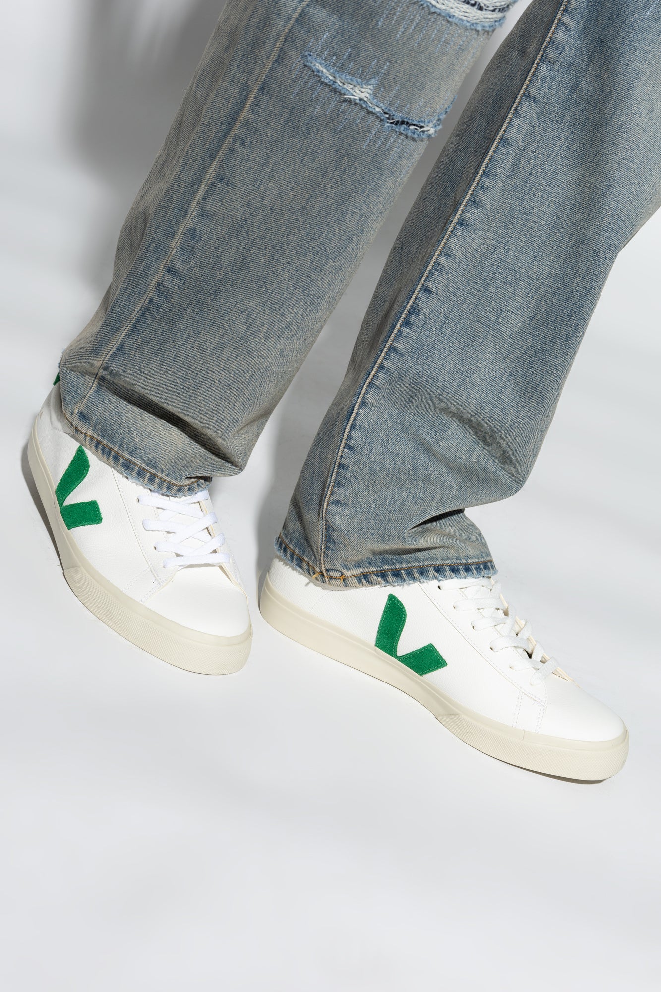 VEJA Men's sneakers WHITE CP0503690B0EXTRAWHITEEMERAUDE