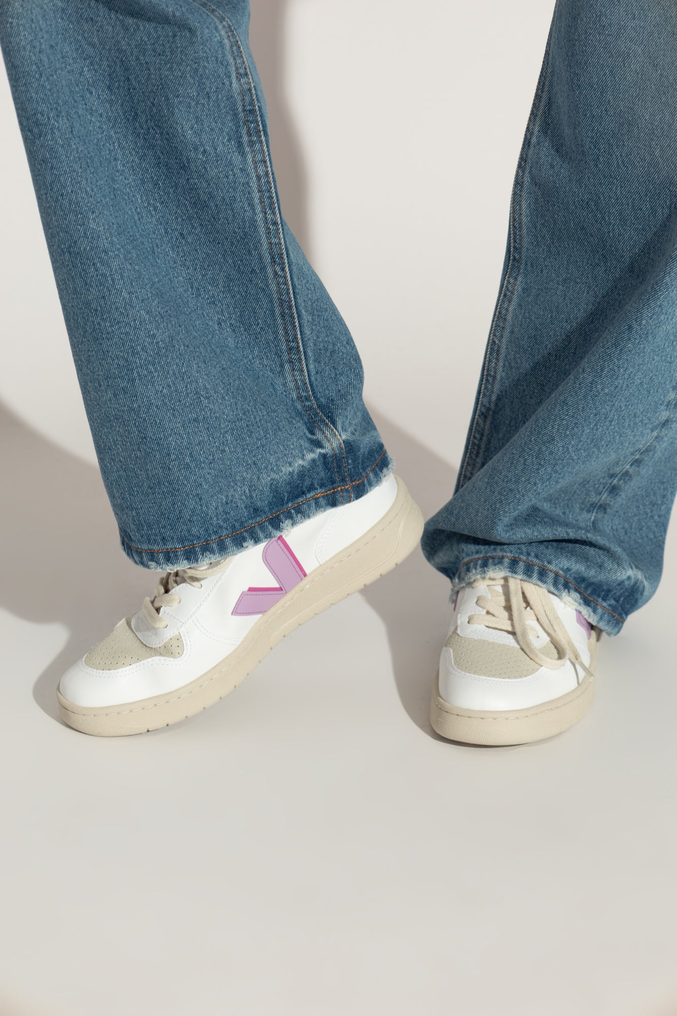 VEJA Men's sneakers WHITE VW0703676A0WHITEORCHIDULTRAVIOLET